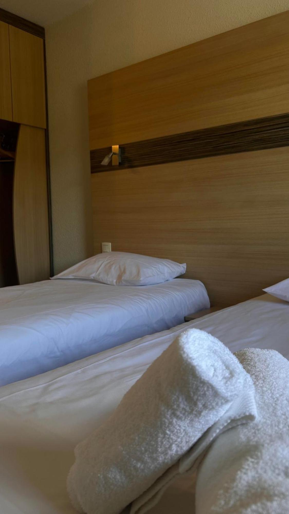 Beaujour & Bonsoir Hotel - Restaurant Villy-le-Pelloux ภายนอก รูปภาพ