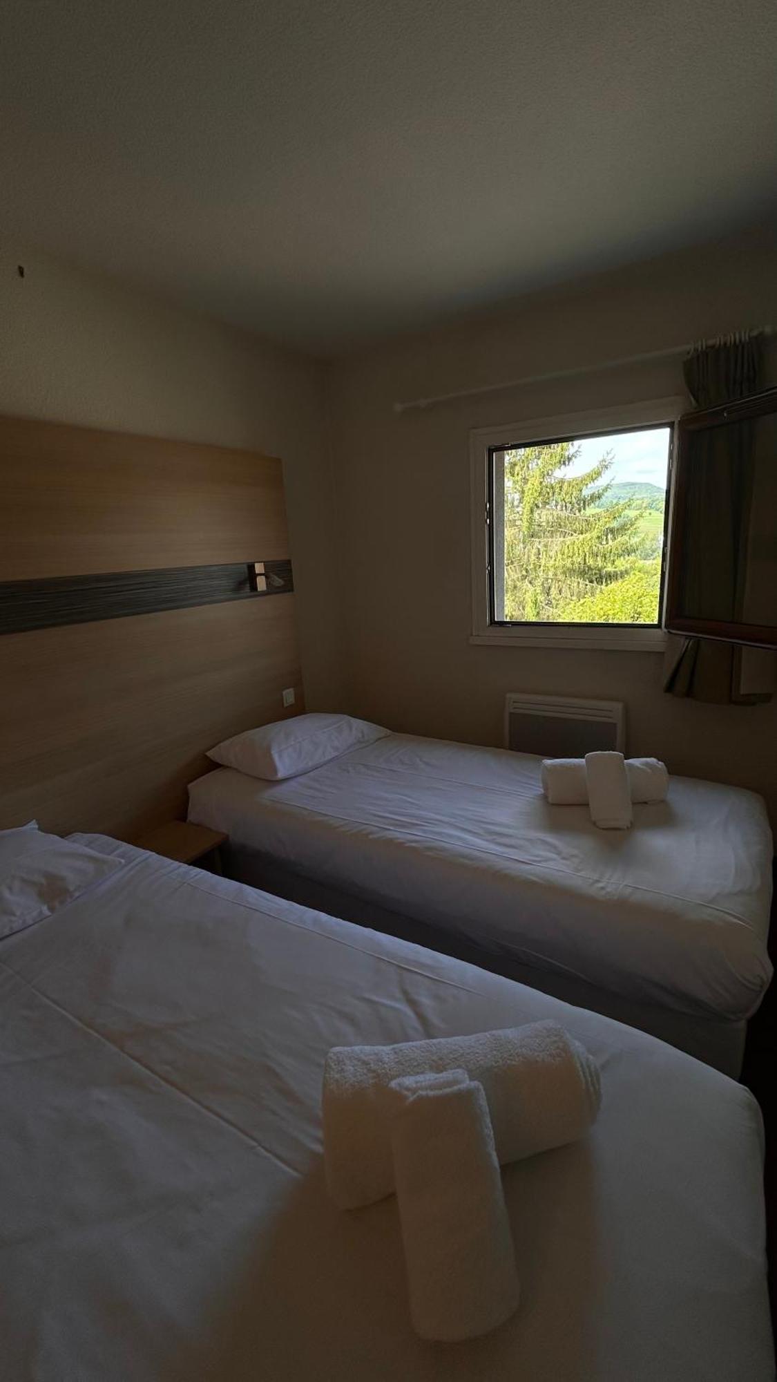 Beaujour & Bonsoir Hotel - Restaurant Villy-le-Pelloux ภายนอก รูปภาพ