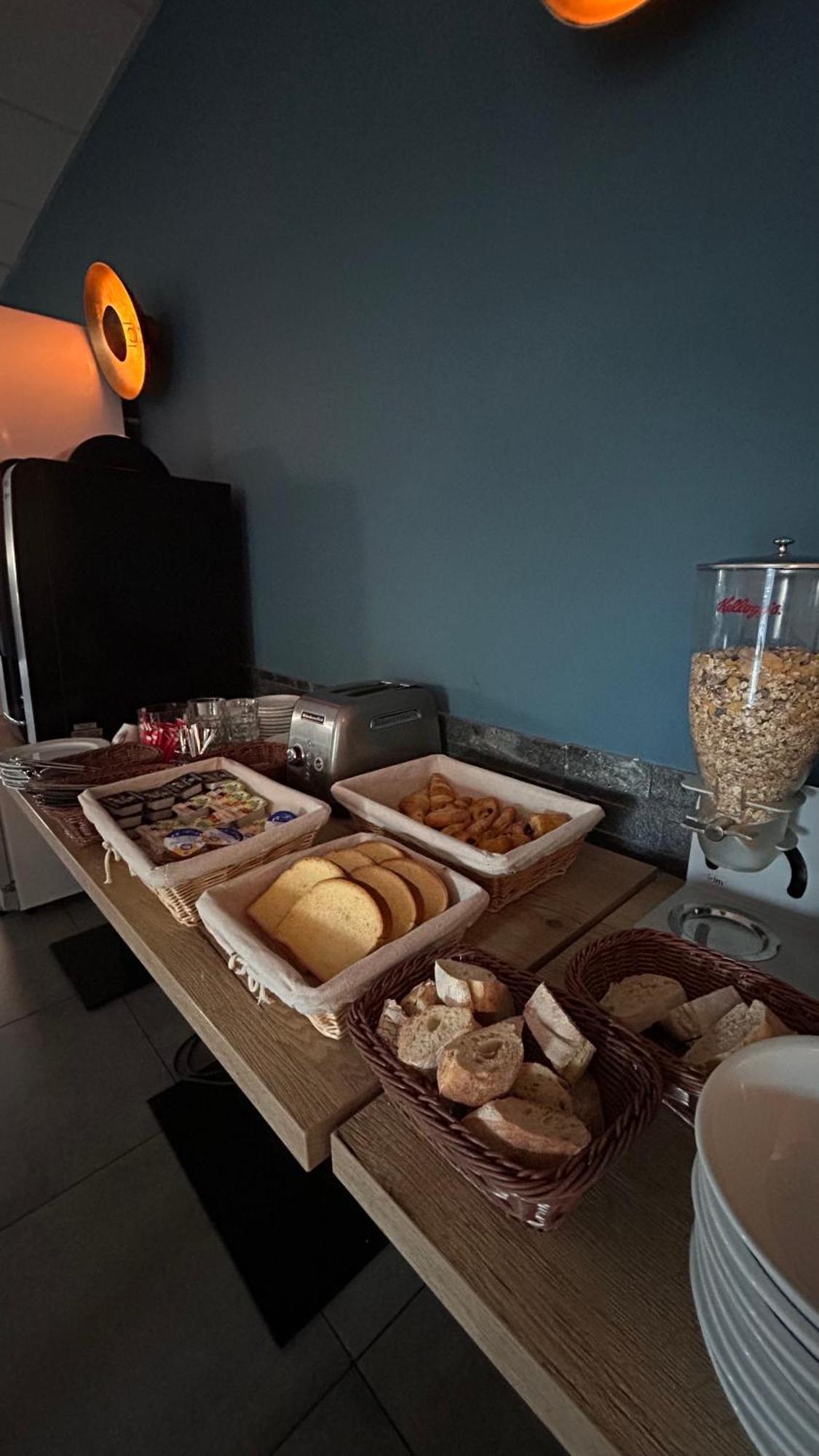 Beaujour & Bonsoir Hotel - Restaurant Villy-le-Pelloux ภายนอก รูปภาพ