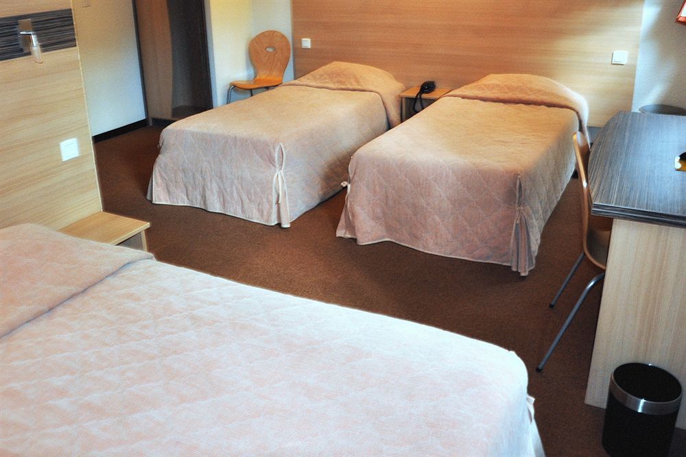 Beaujour & Bonsoir Hotel - Restaurant Villy-le-Pelloux ภายนอก รูปภาพ