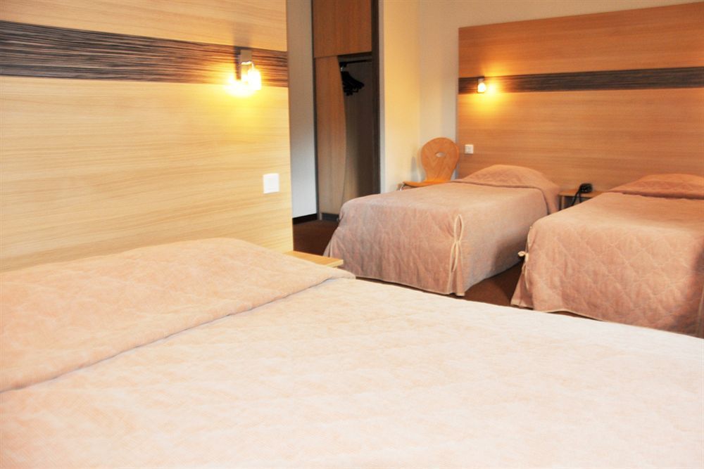 Beaujour & Bonsoir Hotel - Restaurant Villy-le-Pelloux ภายนอก รูปภาพ